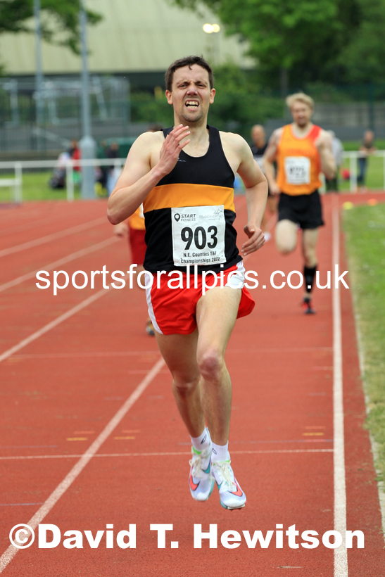 Men and Boys 800 metres, 2022 North Eastern Track and Field Champs., Middlesbrough. David T. Hewitson/Sports for All Pics